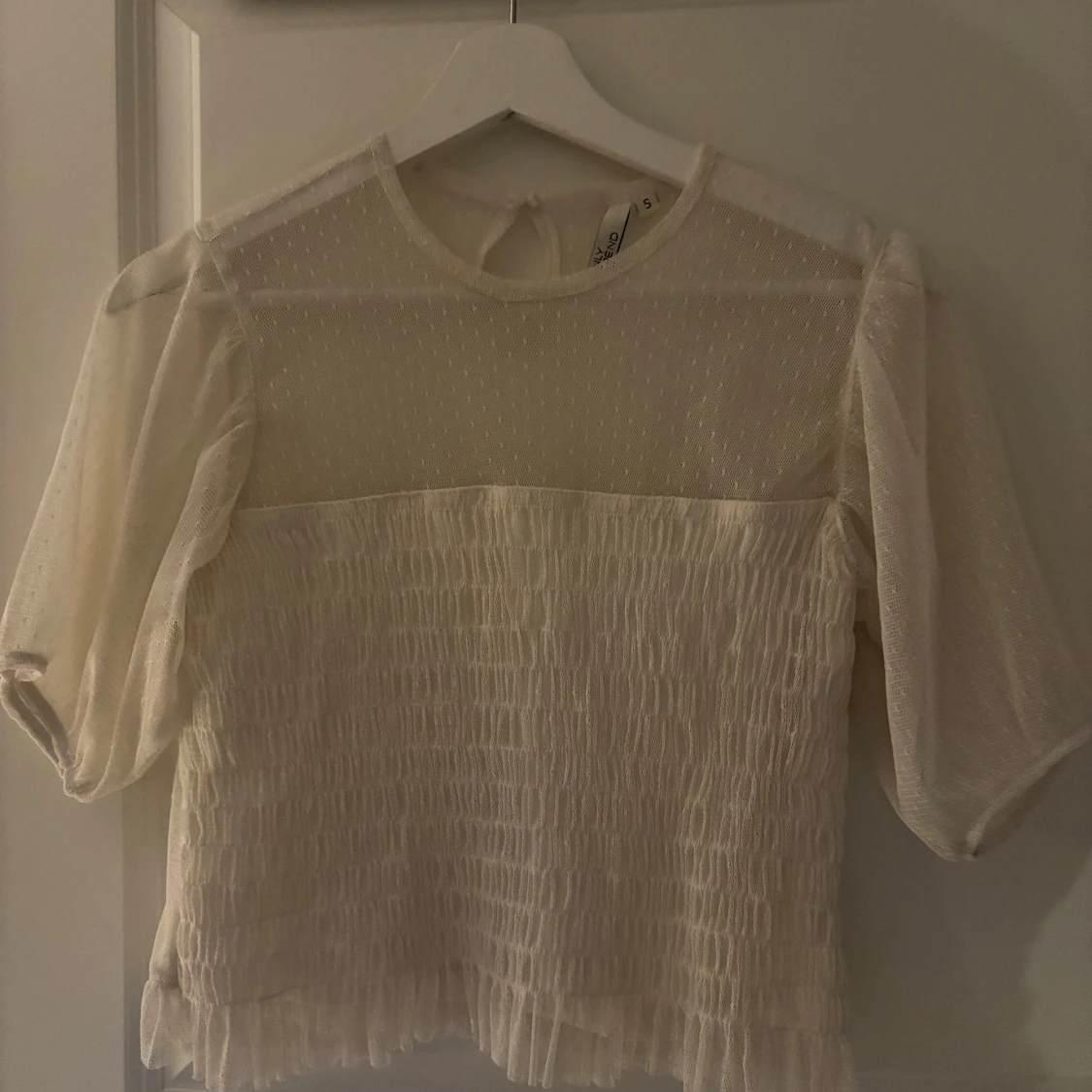 Vit blus/topp från NLY Trend