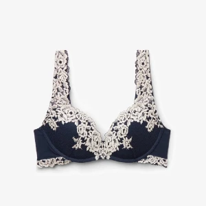 Intimissimi spets bh - Jätte fin bh från intimissimi i storlek 75B💕 säljer då den är för liten! Välj INTE instabox vid köp!!!