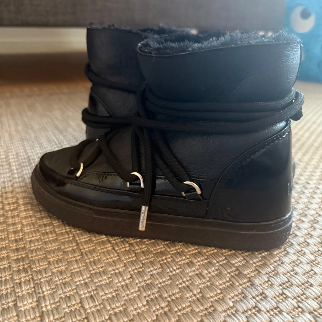 Svarta inuiki skor - 2