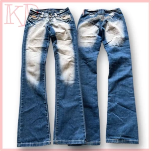 Bootcut Blue Queen Jeans - Storlek 26 | Skick 9/10 | Modellen på bilden är 170 | Skriv ifall ni har fler frågor🤞 