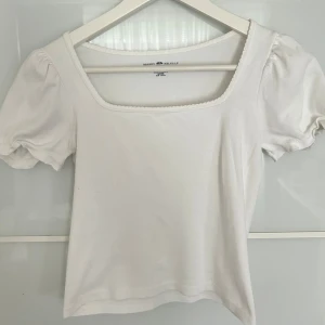 Brandy Melville tröja  - Söt tröja från brandy melville och i bra skick!❣️❣️