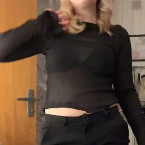 Mesh topp - Säljer denna fina topp som är använd en gång🩷