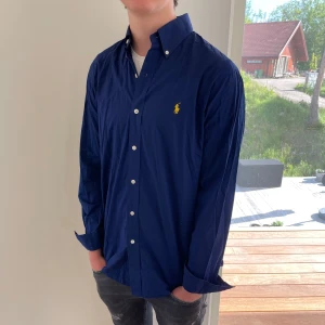 Polo Ralph lauren skjorta  - Säljer nu denna Polo Ralph lauren skjorta, skriv för fler bilder/frågor🙌🏼