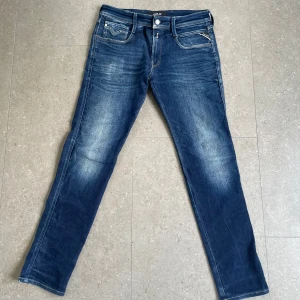 Replay Anbass Jeans - Skit snygga replay anbass | Size W31 L32 | Nyskick, inga defekter | Hör av dig för fler frågor eller funderingar//