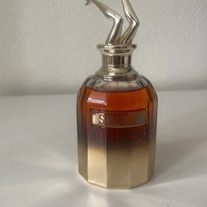 Scandal Absolu Eau de Parfum - Scandal Absolu 80ml Har ingen förpackning kvar. Priset går absolut att diskutera!
