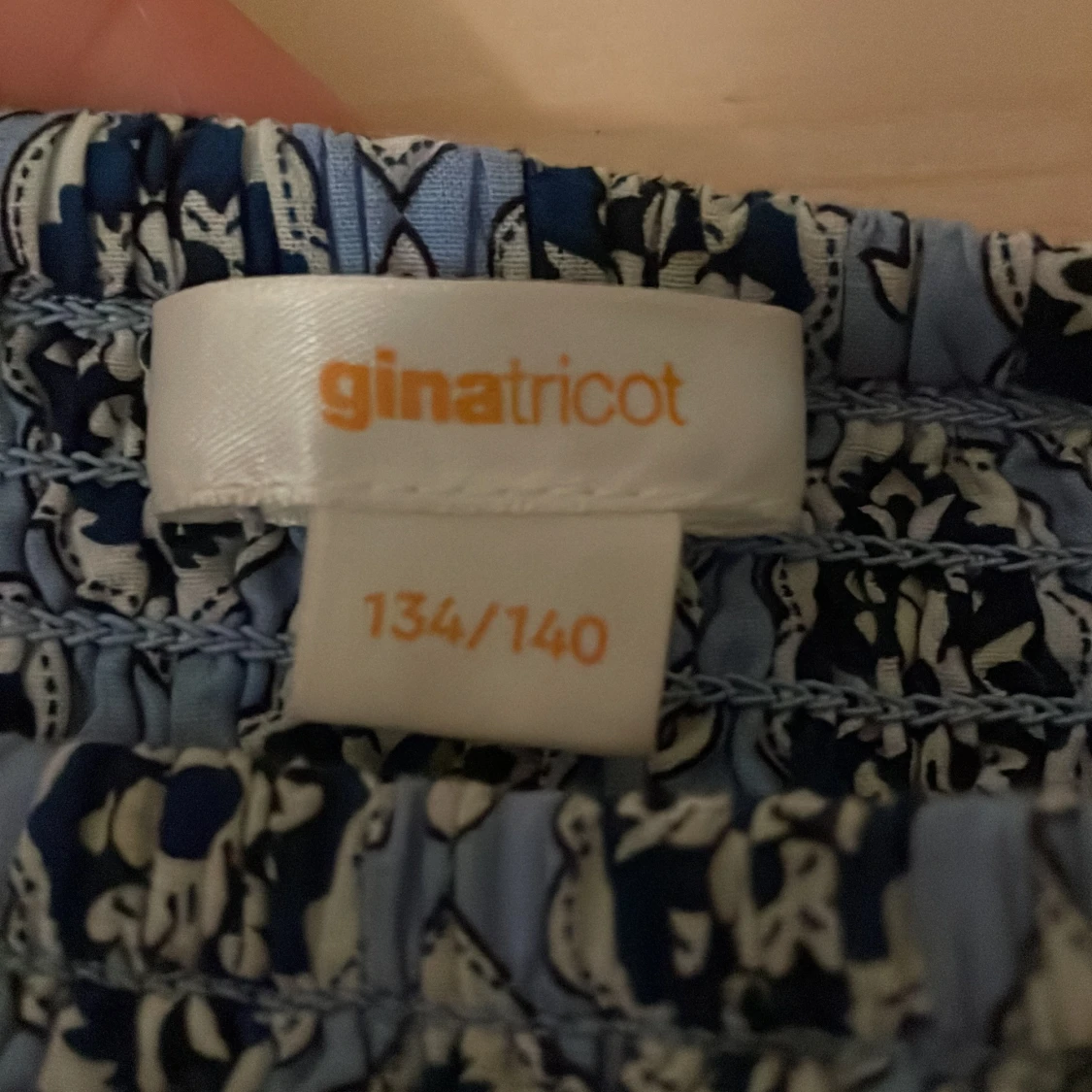 Mönstrad blå kjol från Gina Tricot - 2