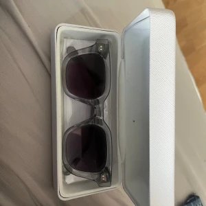 Chimi 04 - Säljer dessa då dem ej kommer till användning, sköna glajor till sommaren, inget slitage eller repor! Hör av er vid frågor mvh! Den minsta storlek, 