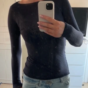 intimissimi tröja - så snygg intimissi tröja! den har två hål (se bilderna) därav priset 💓