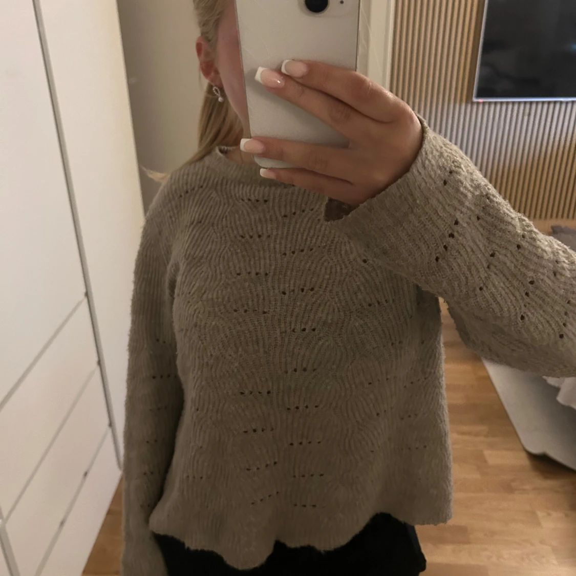 Beige stickad tröja - 1