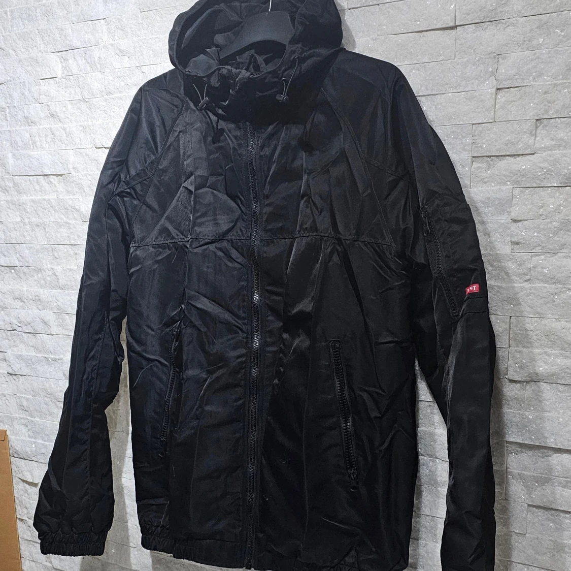 Svart vindjacka från VLNT NY