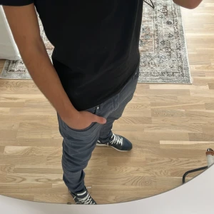 Tiger of Sweden jeans  - As feta jeans från tidigar of Sweden! Skick 10/10 inga defekter ingenting, passar från 175-182 skulle jag säga🙌
