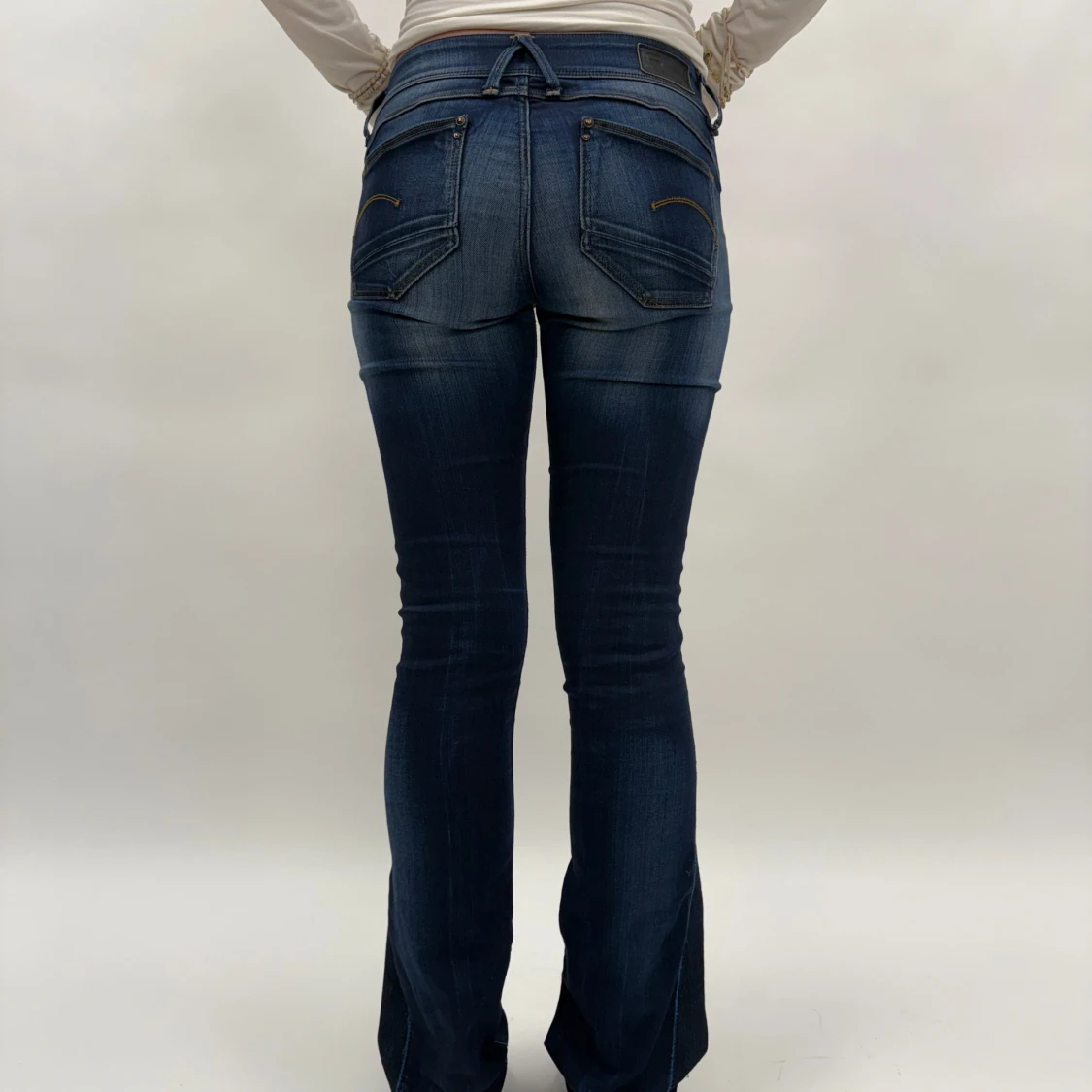 Mörkblå bootcut jeans