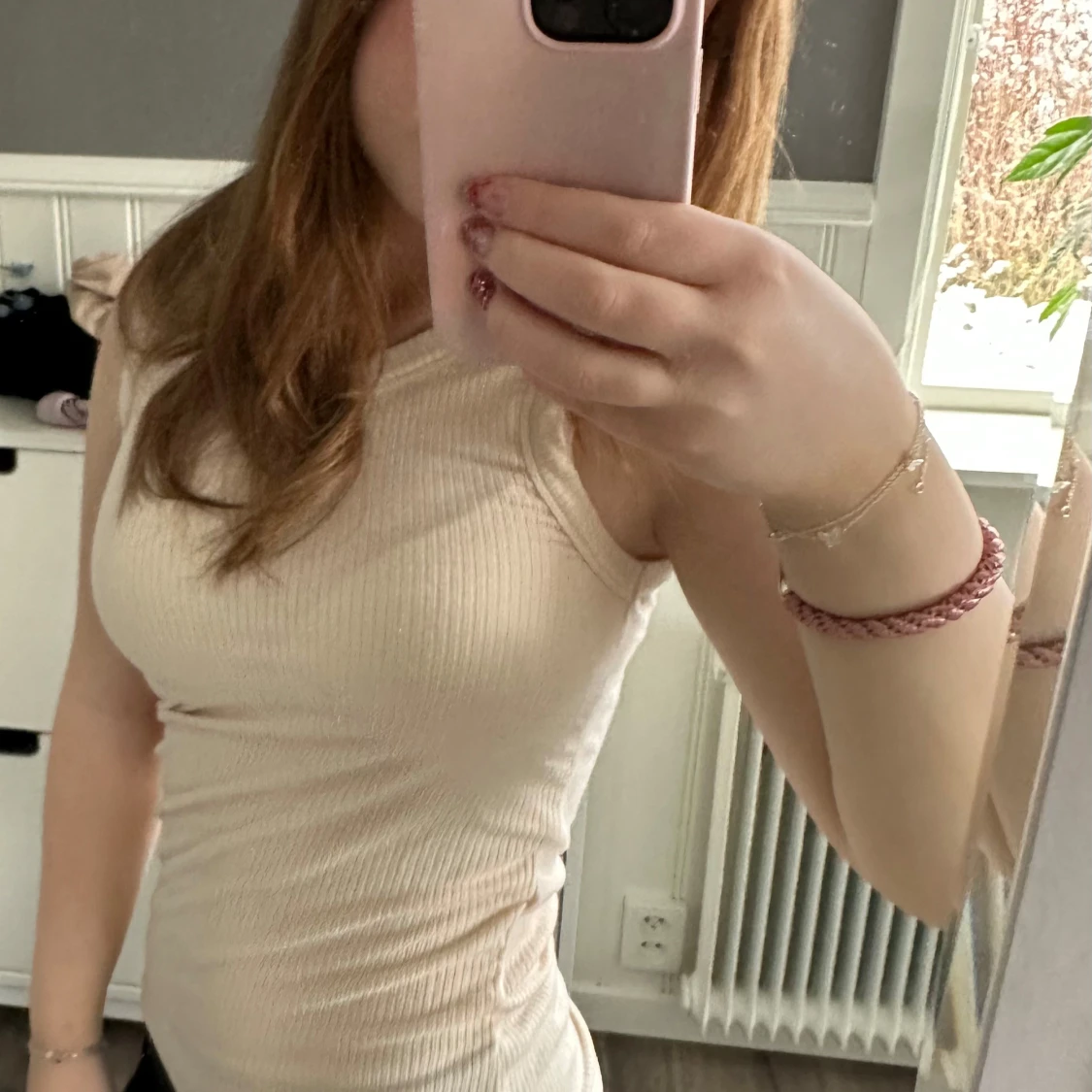 Beige ribbad linnetopp