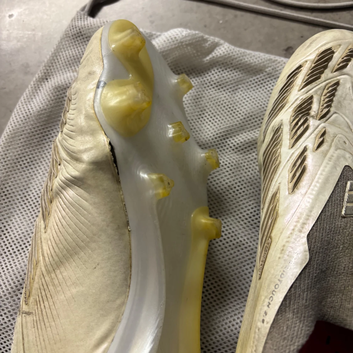 Vita ADIDAS PREDATOR ELITE LACELESS FG - 3