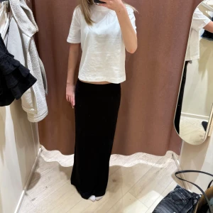 Svart långkjol - Svart långkjol från Gina Tricot💞Aldrig använd! 