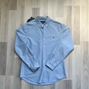 Ralph lauren skjorta  - Helt ny Ralph lauren skjorta i storlek L inga defekter alls. Kommer från rökfritt hem och postar alltid inom 1-2 dagar 