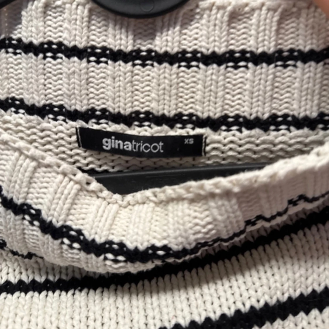 Randig stickad tröja från Gina Tricot - 1