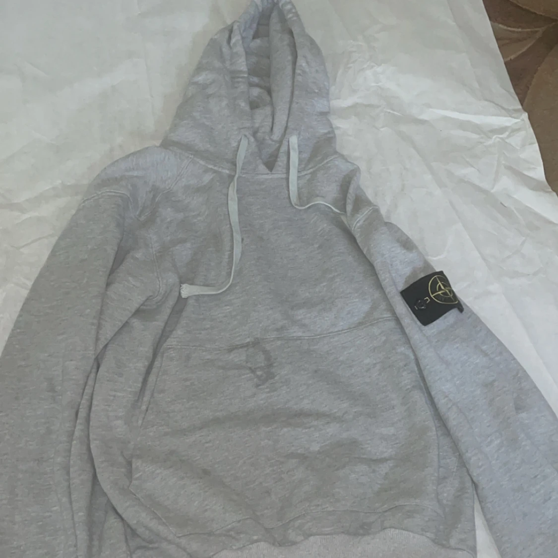 Grå hoodie från Stone Island - 2