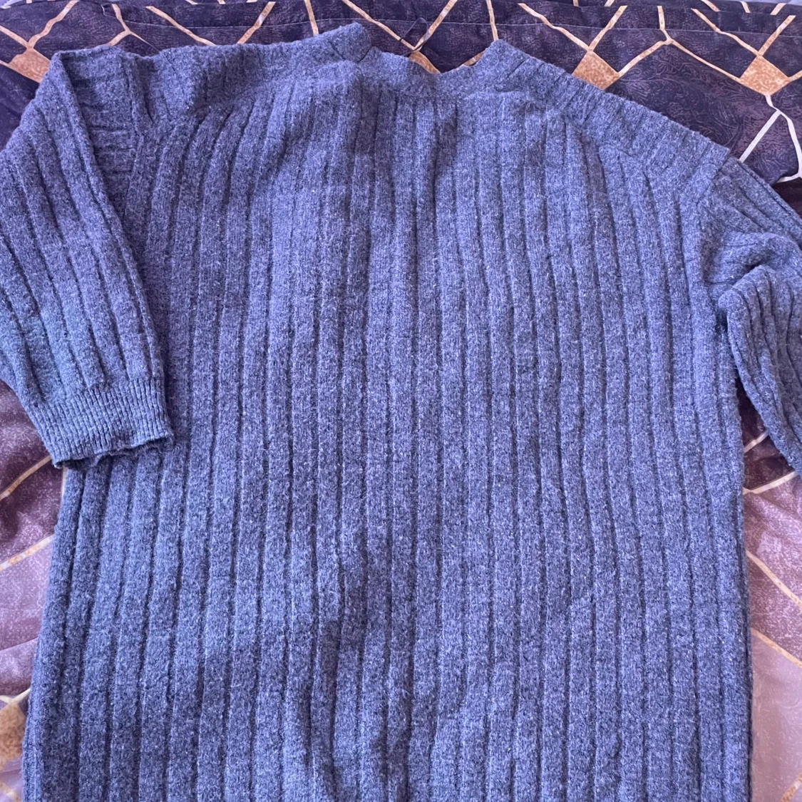 Grå ribbad kofta med fickor - 1