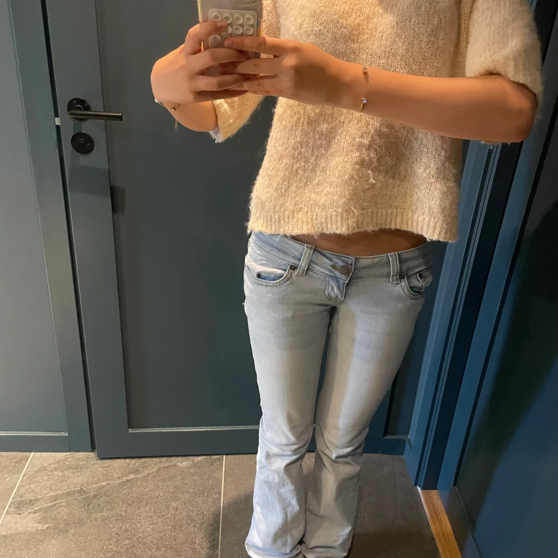 Beige stickad kortärmad tröja - 1