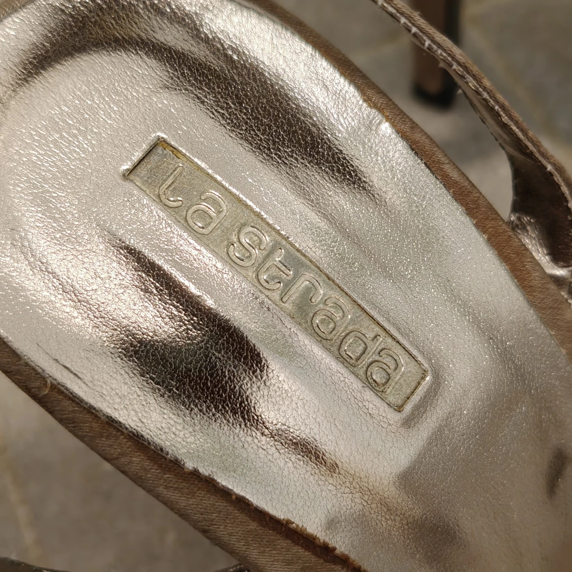 Högklackade skor beige strl 40 - 2