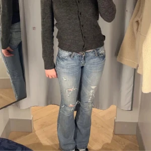 Aeropostale Hailey Flare ljusa jeans - Snygga ljusblå jeans från Aeropostale, modell Hailey Flare. Bilderna är lånade från plick annonsen jag köpte de ifrån, men om ni vill ha fler kan ni fråga! Sååå snygga men tyvärr för små för mig 💞