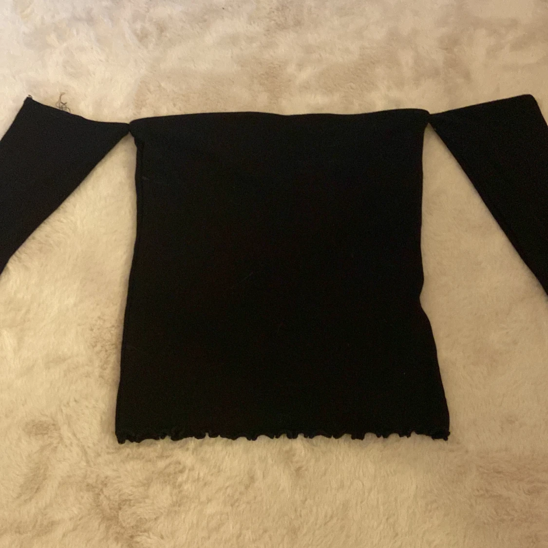 Svart offshoulder topp Gina Tricot XS