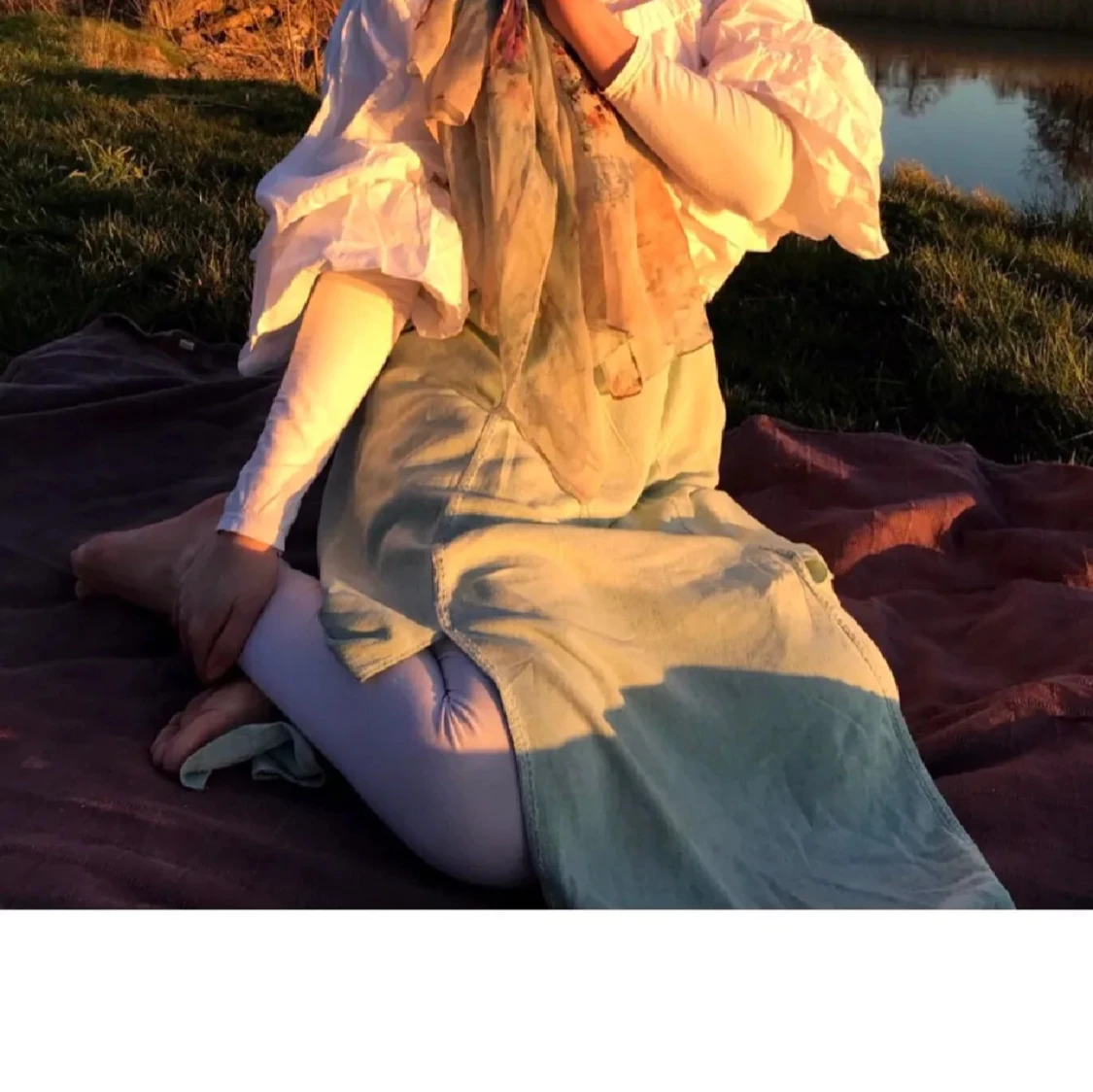 Ljusgrön kjol med slits