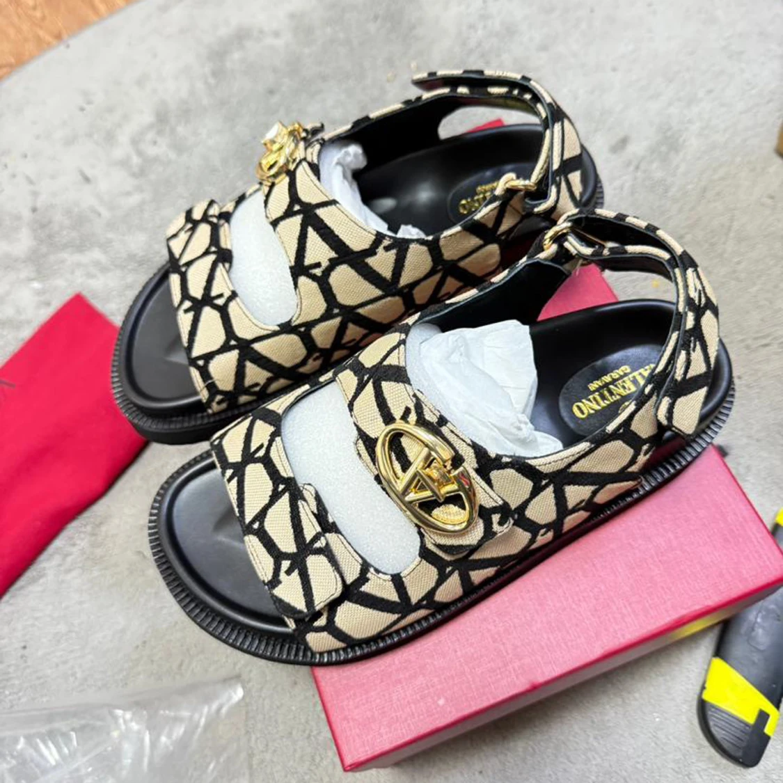 Valentin Garavani sandaler med mönster - 1