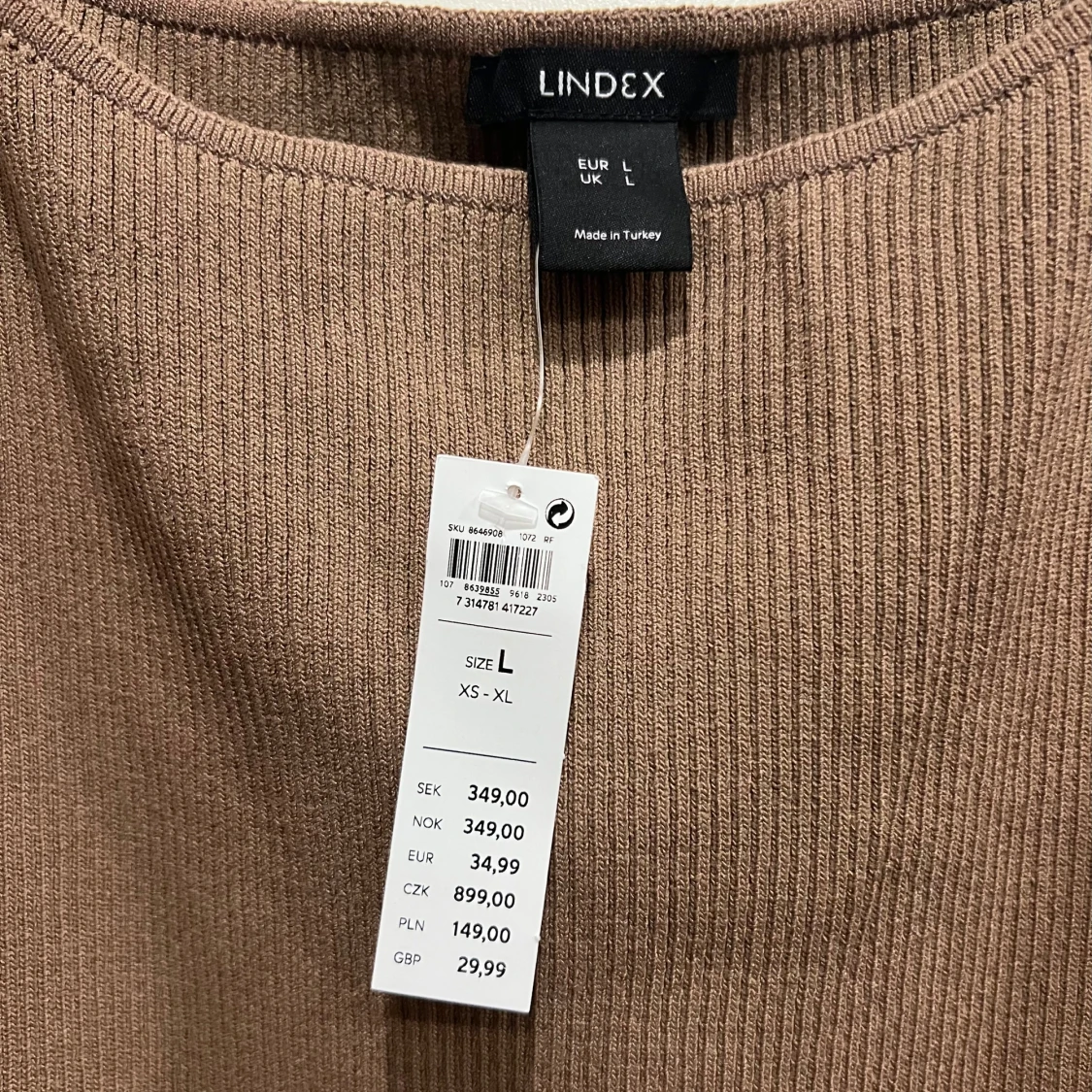 Ribbad mörk beige topp från Lindex - 1