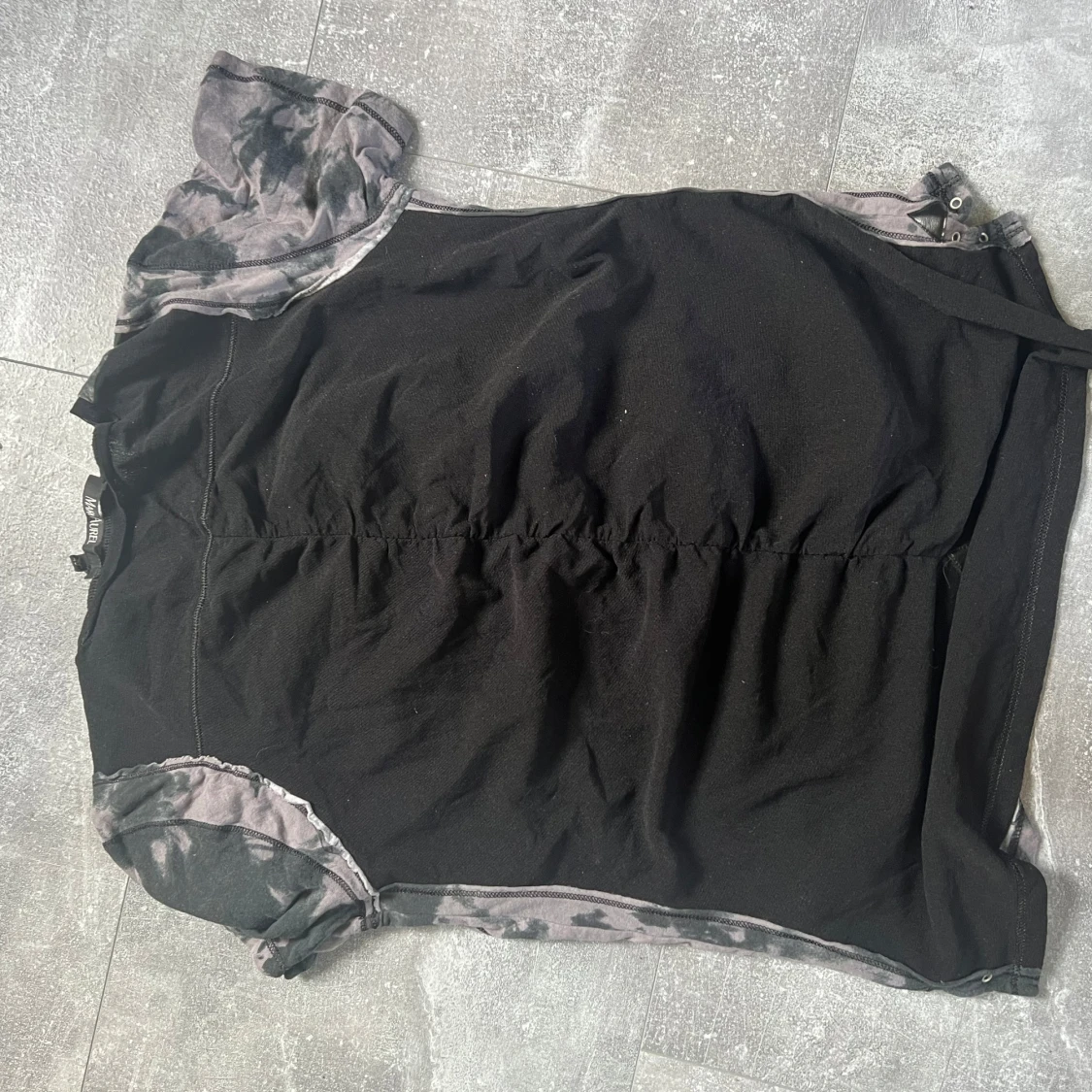 Tröja med detaljer - 1