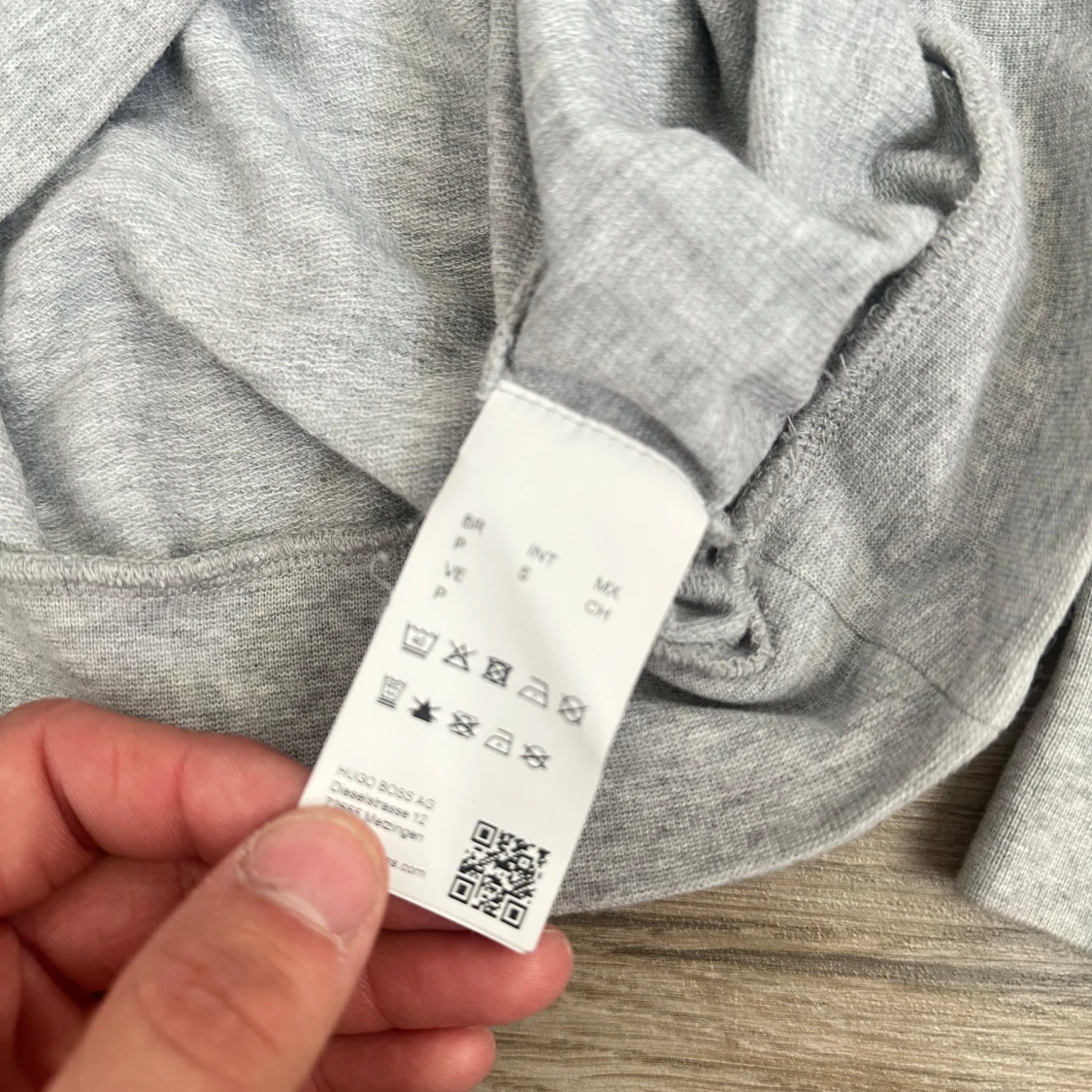 Grå sweatshirt från Hugo Boss S - 4