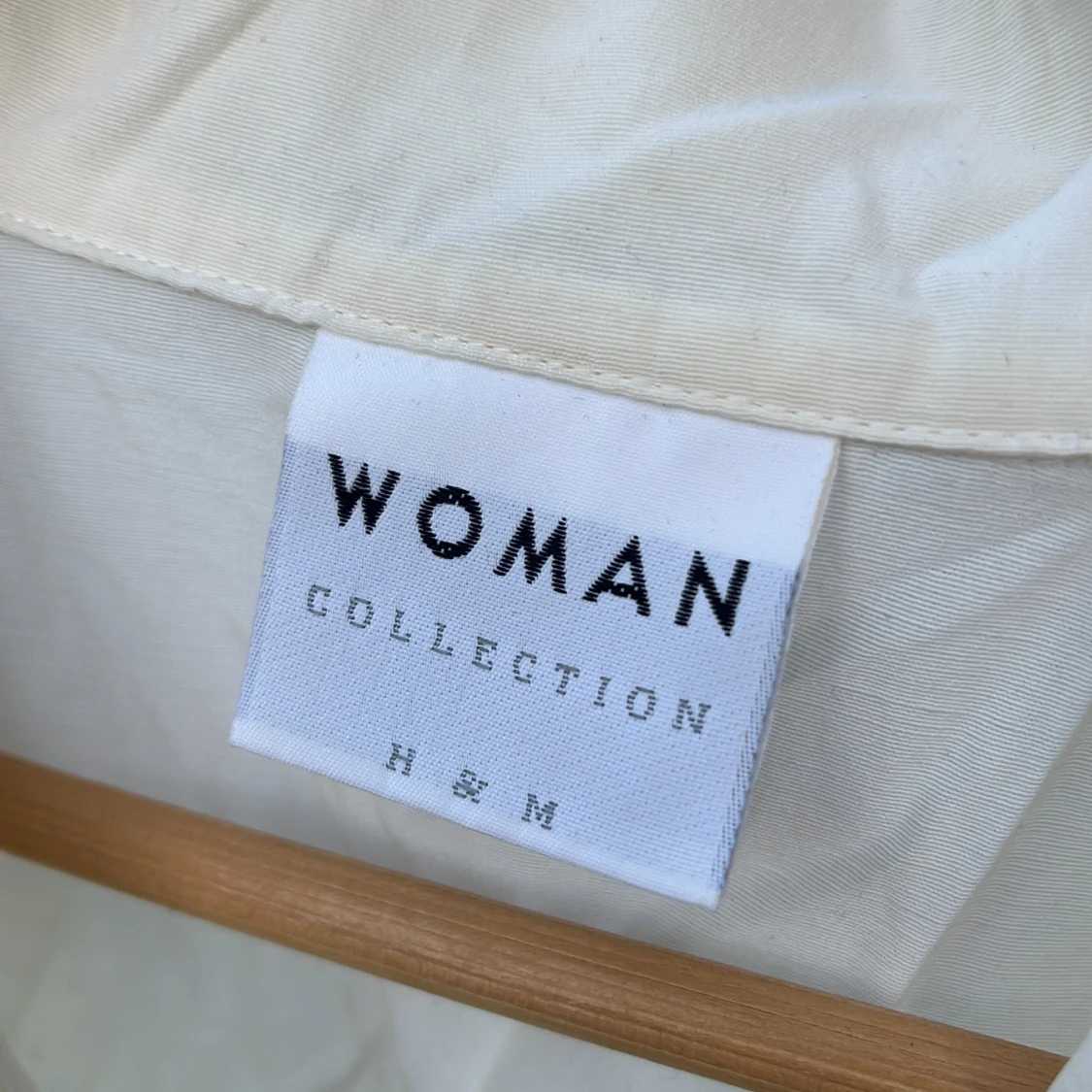 Vit skjorta med broderad krage H&M - 2