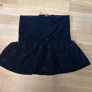 Bandeautopp från Zara - Så snygg å populär bandeautopp från Zara ❣️