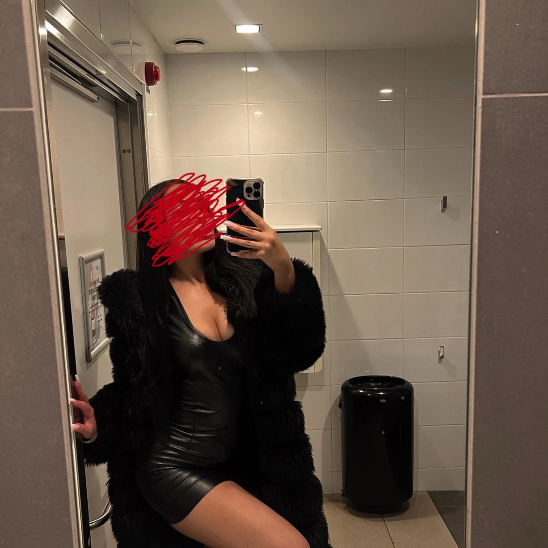 Svart klänning läder