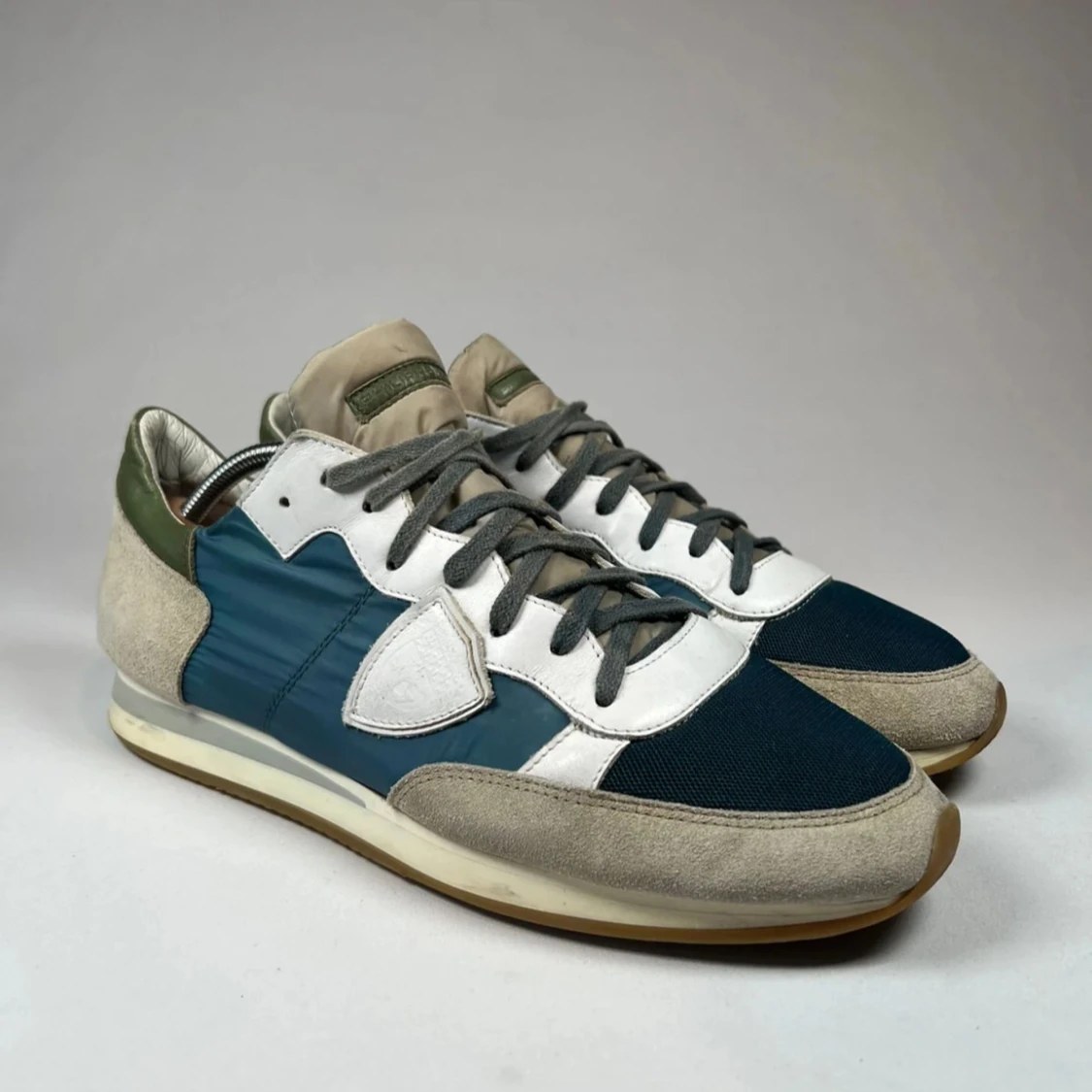 Snygga sneakers i mocka ifrån Philippe model  - 2