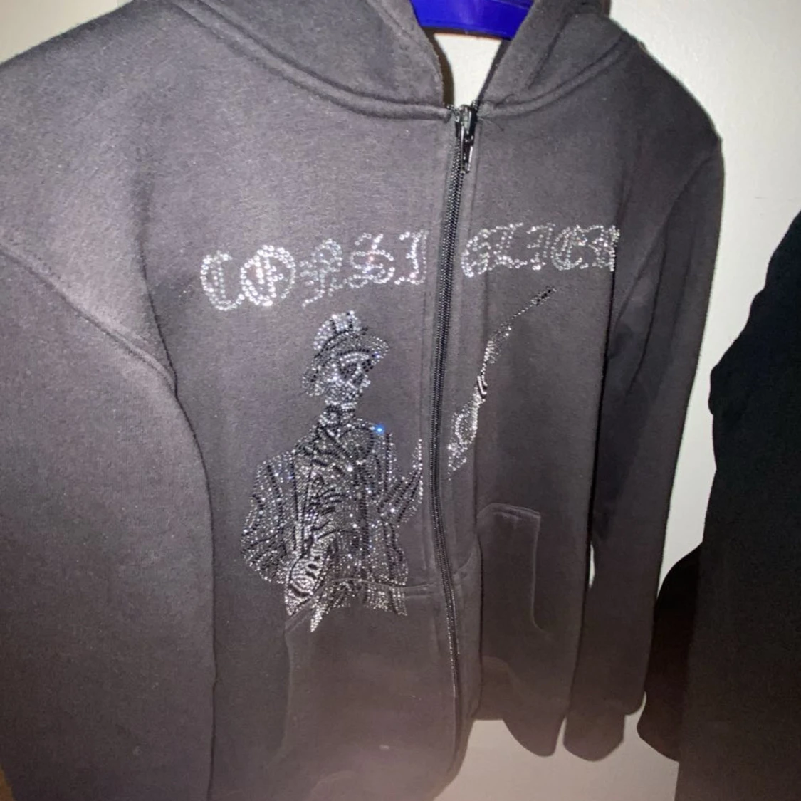 Svart hoodie från Costino - 2