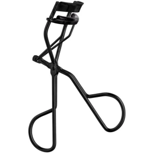 Svart ögonfransböjare  - En klassisk svart ögonfransböjare med ergonomiskt utformade handtag för ett bekvämt grepp. Perfekt för att ge dina fransar en vacker böj och lyft. Från Sephora och köpt i Italien! Har enormt många ögonfrans böjare och denna har inte kommit till användning!💋💋