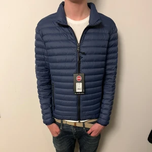 Colmar jacka  - Sjukt snygg Colmar jacka | Helt ny 10/10, prislappen följer (lossnat) med och galjan | Stirleken är 50/Typ M, kan fixa mått | Hör av er vid frågor!