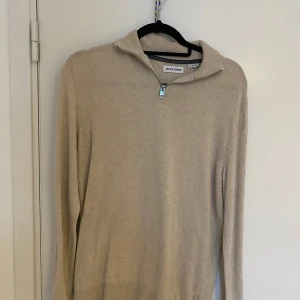 Jack and Jones half zip - Snygg Jack and jones half zip. Bra skick. Privat för fler bilder