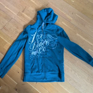 Rare Fox hoodie - Säljer en rare fox hoodie, säljer pågrund av inte andvänder, andvänd 1 gång, väldigt fin, inga fläckar/hål!!!! 