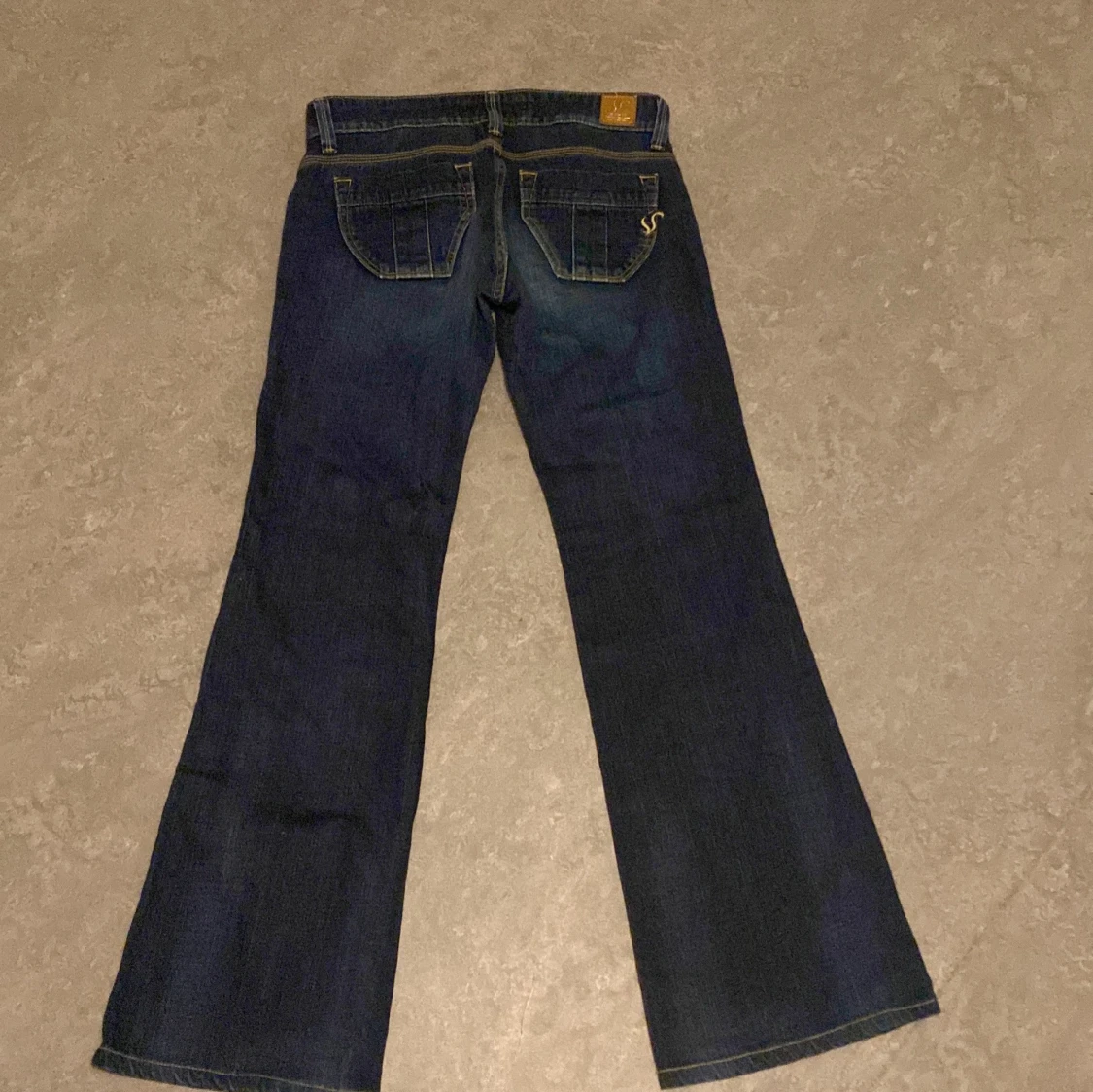 Blå bootcut jeans från Something - 1