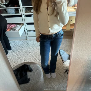 Blå jeans från LTB - Snygga blå jeans från LTB. Använda fåtal gånger.  W24 L32 Ny pris: 770 kr