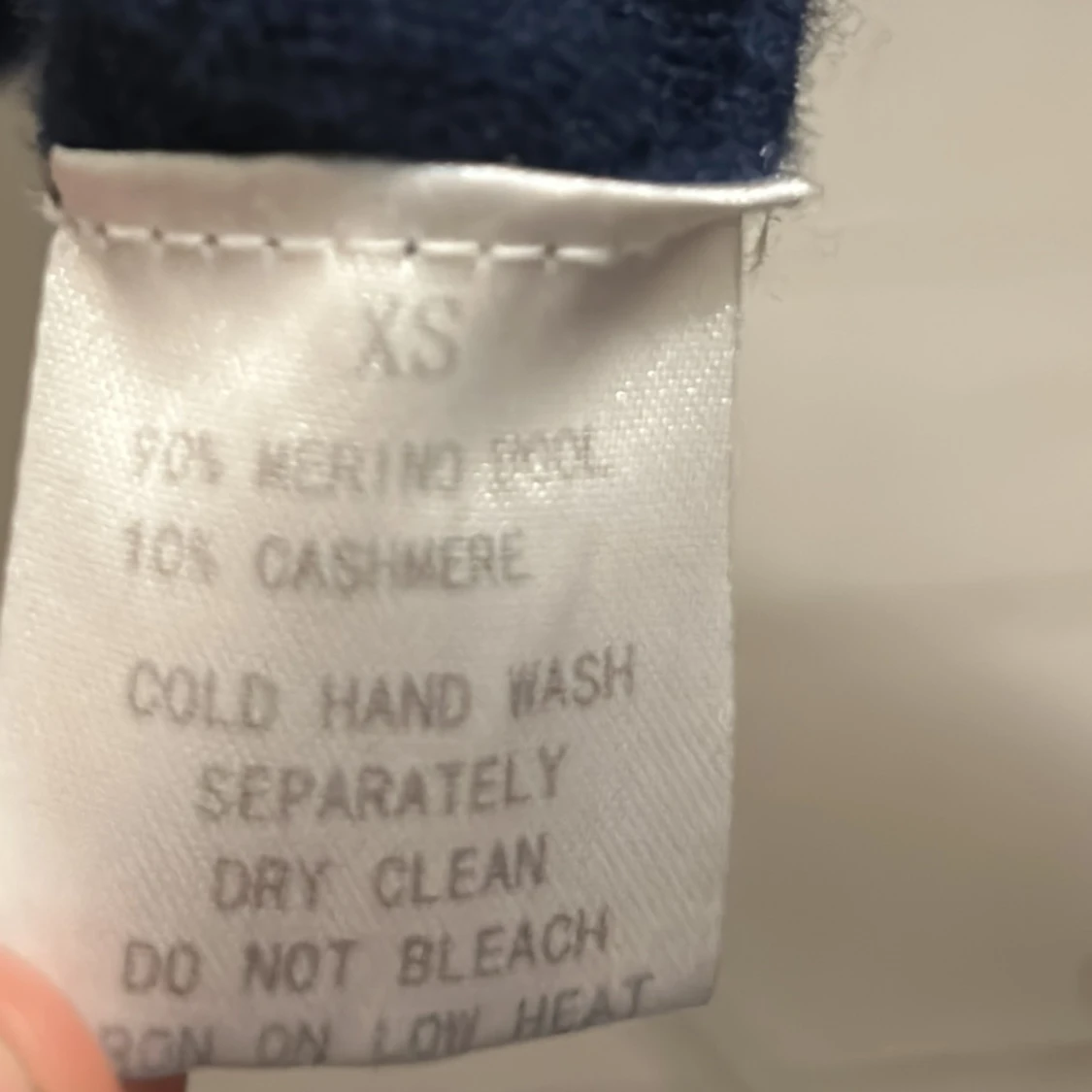 Mörkblå hoodie från Bvaldi - 2