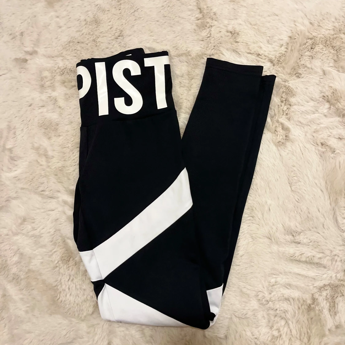 Svarta träningstights från Elly Pistol