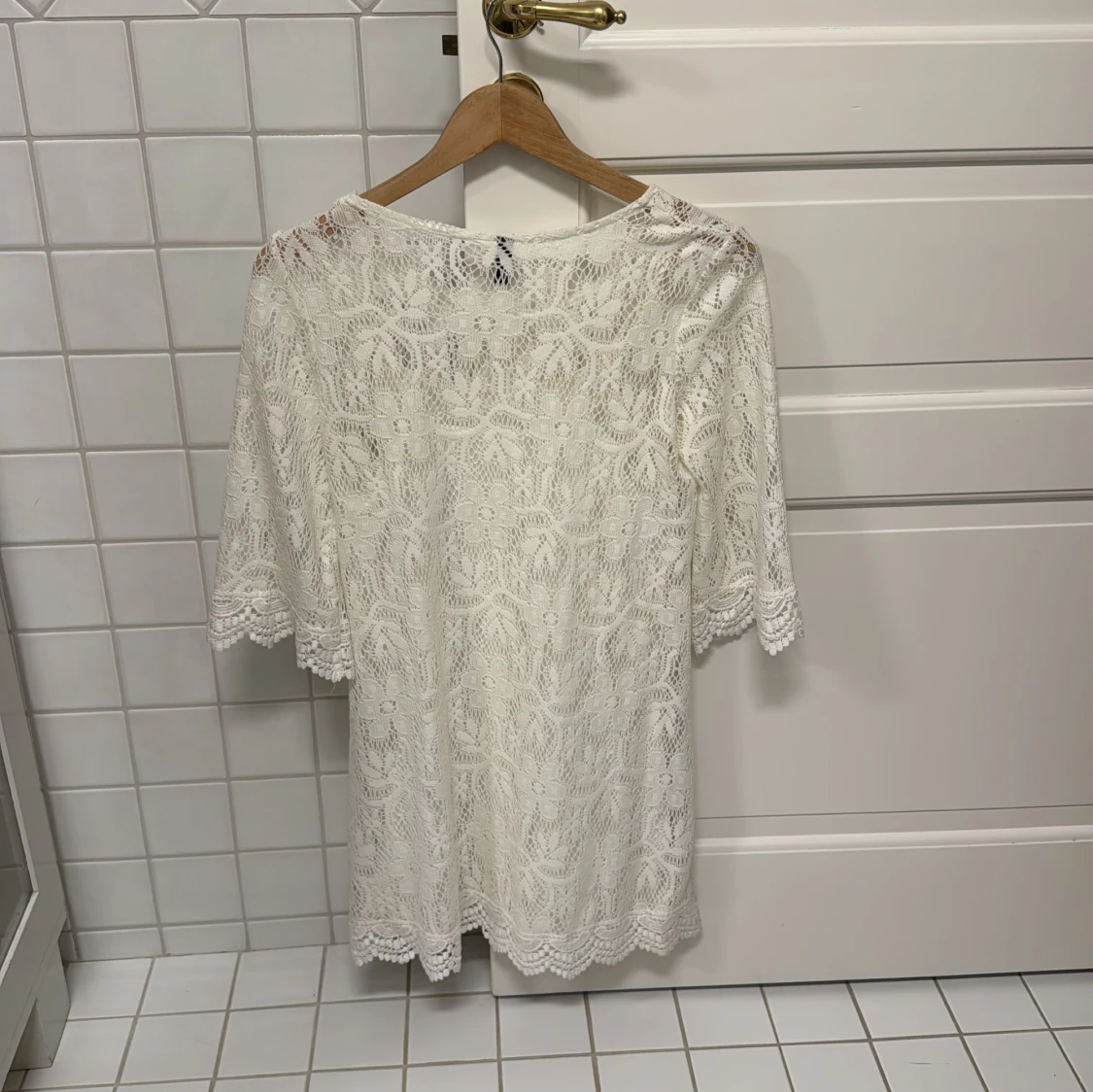 Vit spetsklänning från H&M Divided - 1