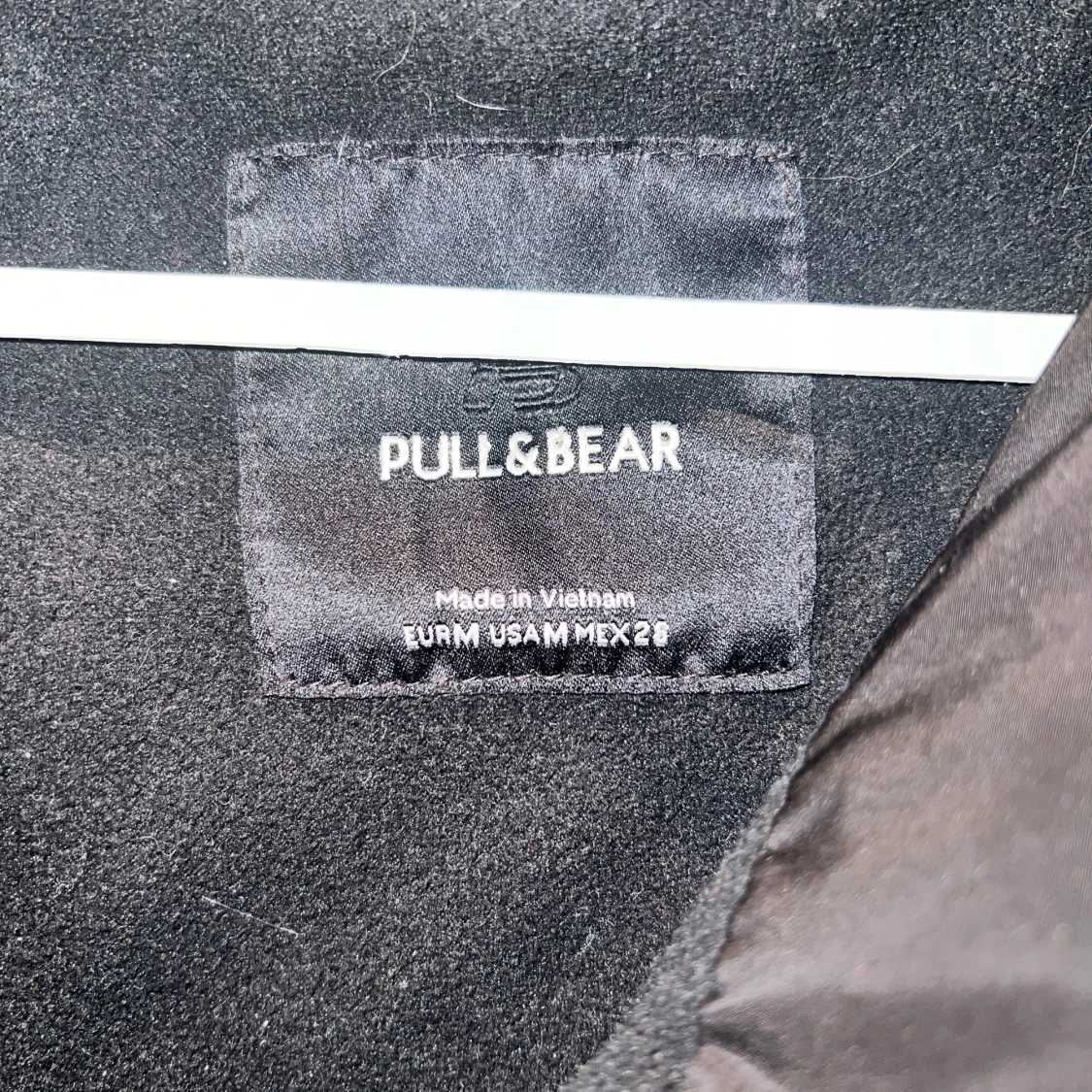 Svart pufferjacka från Pull&Bear - 90
