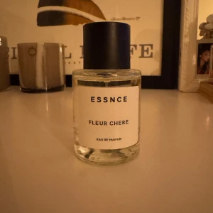 Essnce Fleur Chere Eau de Parfum - 50ml, Bara testat 2-3 gånger men föll ej för doften😕