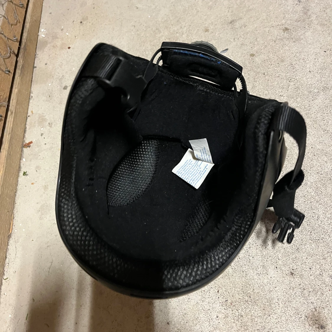 Svart hjälm med Sno Pirate-design - 91