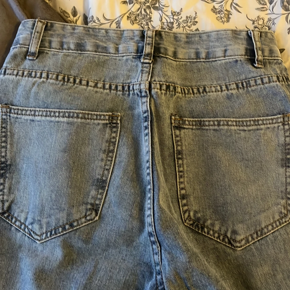 Ljusblå högmidjade jeans  - 92